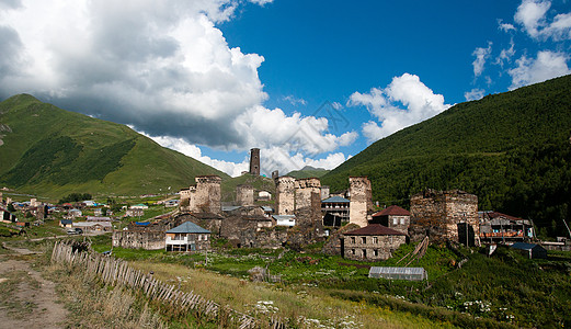 山村的塔塔村庄假期旅行旅游游客远足天空图片