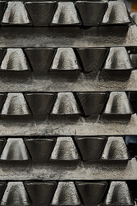 铝造型厂的一批原铝制品堆积物质钢坯黄铜材料圆圈生产乙炔劳动技术酒吧图片