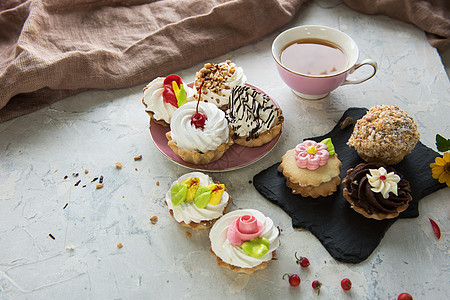 不同蛋糕的成分英语飞碟庆典蛋糕架咖啡店餐厅小吃美食派对食物图片
