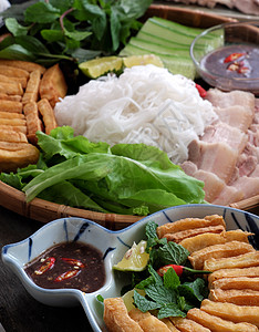 越南食物 面包豆玛姆妈妈菜肴挂面包子餐点烹饪沙拉美味美食面条图片