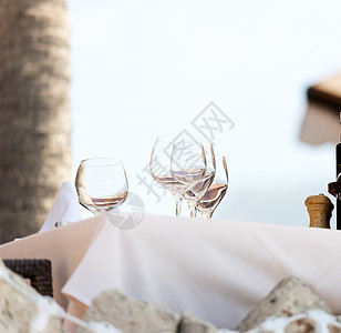 餐厅里装的杯子环境盘子水晶白色食物桌布反射咖啡店餐具接待图片