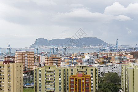 阿尔赫西拉斯 港口和大堡岩的视界旅行海洋天线全景运输王国海景旅游天空海港图片