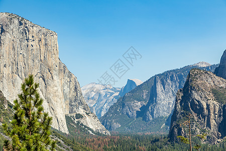 查看 Yosemite 隧道国道森林冰川天空蓝色穹顶岩石松树远足花岗岩图片