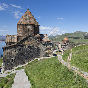 亚美尼亚塞万湖中中世纪教堂旅行建筑学教会蓝色寺庙文化建筑历史遗产旅游图片