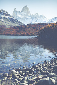 阿根廷El Chalten 巴塔哥尼亚州的秋天全景公园远足国家吸引力冰川天空旅行地标蓝色图片
