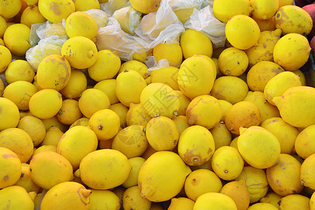 杂货店的黄色柠檬照片图片