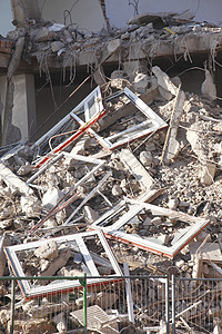 建筑物拆解遗迹建筑房子混凝土钢筋电缆房屋砖块瓦砾碎片图片