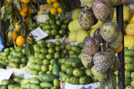 SriLanka户外市场的许多热带水果生产销售杂货店香蕉柠檬农场西瓜菠萝摊位旅行图片