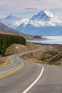 通往新西兰库克山的电影之路驾驶运输登山岩石冰川高度旅行地块旅游顶峰图片