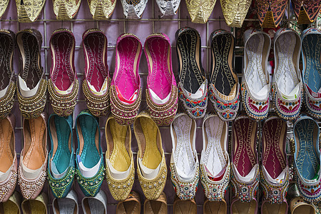Duba 阿拉伯风格市场的鞋子文化收藏衣服拖鞋贸易露天商业店铺购物鞋类图片