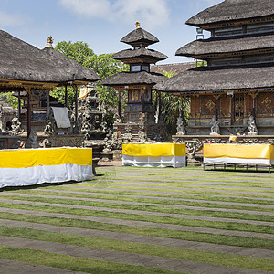 印度尼西亚巴厘的圣殿 在一个美丽的阳光明媚的日子雕塑建筑纪念碑宗教文化神话寺庙国家上帝工艺图片