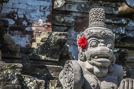 印度尼西亚巴厘的圣殿 在一个美丽的阳光明媚的日子国家石头雕刻宗教上帝地标建筑学寺庙脚步建筑图片