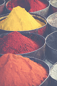 传统市场上的阿拉伯香料 摩洛哥 非洲胡椒旅行销售食物美食辣椒火鸡粉末零售藏红花图片