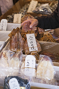 干鱼 海鲜产品 在市场上日本美食饮食乌贼钓鱼食物烹饪太阳团体盐渍热带图片