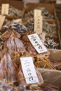 干鱼 海鲜产品 在市场上日本营养餐厅美食钓鱼海洋烹饪盐渍文化太阳乌贼图片