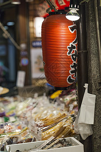 日本京都的传统粮食市场文化小贩午餐小吃商务摊位炙烤烹饪盘子烧烤图片