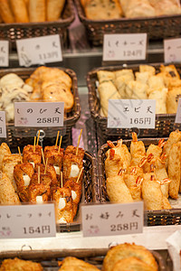 在日本的传统市场商业街道访问产品蔬菜食物旅行异国水果商品图片