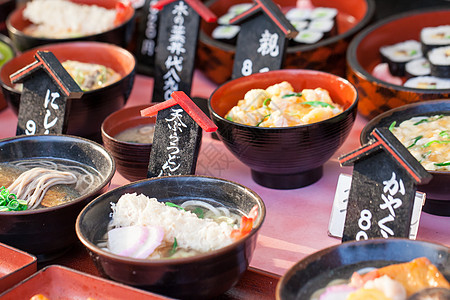 在日本的传统市场食物店铺商品异国情调街道化妆品人行道价格行人图片