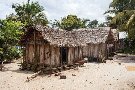 马达加斯加马拉昂antsetra地区的非洲疟疾小屋贫困茅屋荒野情调建筑学苦难农村国家文化窝棚图片