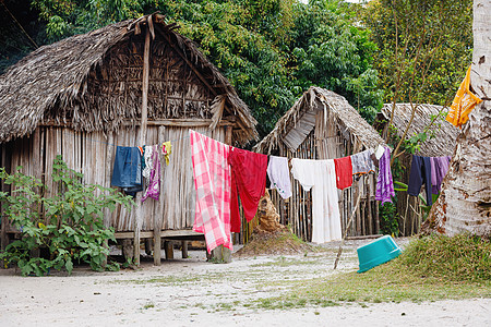 马达加斯加马拉昂antsetra地区的非洲疟疾小屋苦难贫困稻草热带建筑学村庄乡村异国荒野房子图片