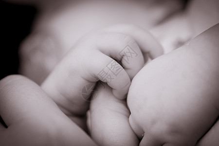 特写单色的手婴儿压痛皮肤手指棕榈婴儿期青年亲热孩子童年背景图片