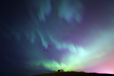 冰岛北光北极照光极星房子地形丘陵公园阳光苔原国家沼泽北极星水池图片
