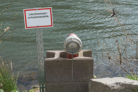 记录用德文登记的信息公告栏上填有消防栓火警水斑防火自来水厂消防砖块火水圣经安全图片