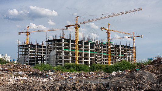 新大楼的建造 建筑新楼蓝色起重机脚手架财产商业工作工业城市工人项目图片