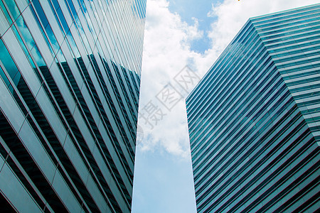 高楼建筑和蓝天公寓天线城市中心建筑学建筑物玻璃地标天空旅行图片