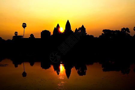 柬埔寨暹粒安哥尔Wat日出旅游反射收获建筑学石头旅行天空日落宗教地标图片