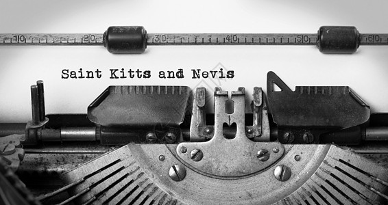旧打字机     圣基茨和尼维斯作家记者刻字技术打印备忘录笔记新闻业乡愁机器图片