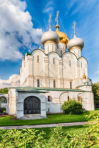 Novodevichy修道院内的东正教教堂 M的标志性地标旅游蓝色圣女天炉宗教教会大教堂世界旅行天空图片