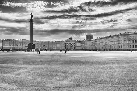 俄罗斯圣彼得堡宫殿广场的景象图片