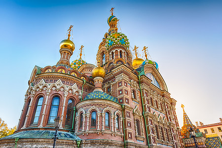 俄罗斯圣彼得堡救世主教堂血流成河 俄罗斯圣彼得堡天空圆顶地标教会蓝色日落反射宗教金子旅游图片