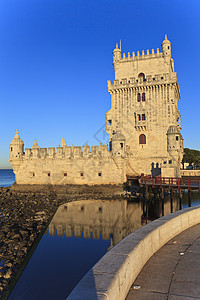 葡萄牙里斯本的堡垒城堡旅游石头古董蓝色旅行景观纪念碑地标图片