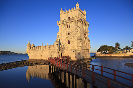 葡萄牙里斯本的历史石头纪念碑文化天空景观遗产历史性城市堡垒图片