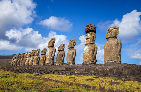 Moais 雕像 阿胡汤加里基 东岛海洋照片天空历史岩石纪念碑团体地标宗教石头图片