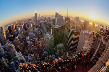 纽约市曼哈顿日落时的天线摩天大楼市中心帝国天际游客鱼眼商业全景场景办公楼图片