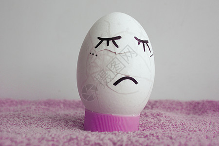 鸡蛋很滑稽 脸面痛破碎了图片