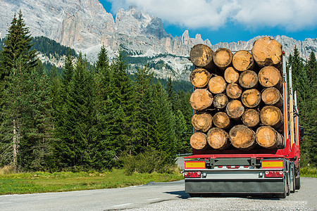 木材Lumber卡车运货图片