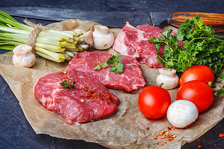 家牛肉原生肉香料牛扒香菜石板韭葱猪肉鱼片胡椒屠夫食物图片