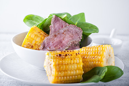 牛肉和烤玉米健康饮食餐具白肉盘子火鸡酱料菠菜小吃蔬菜油炸图片