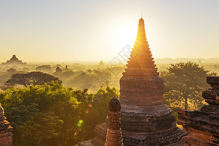 黄金时分的巴根神庙太阳纪念碑寺庙全景旅行历史性地标天际宝塔建筑学图片