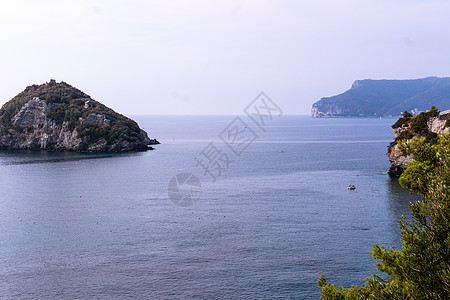 Bergeggi岛意大利的视角天空海岸海岸线海湾洞穴蓝色图片