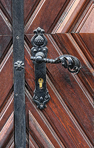 处理房子锁孔钥匙教会木头安全文化历史出口金属图片