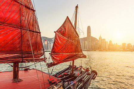 帆船旅游渡船乘客旗帜办公室天空运输城市建筑学旅行图片