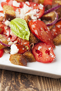 意大利面包沙拉加西红柿洋葱木头乡村白色营养美食绿色小吃盘子饮食图片