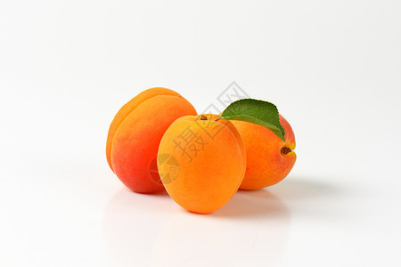 新鲜成熟的杏仁食物健康水果团体背景图片