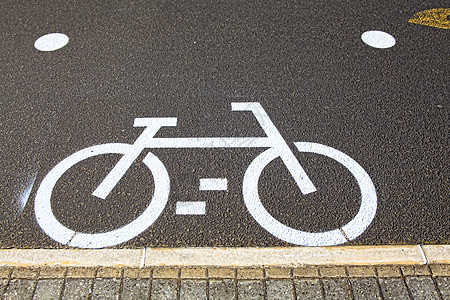 里斯本葡萄牙公路上的自行车牌标牌交通途径车辆旅行环境适应症警告城市地面信号图片