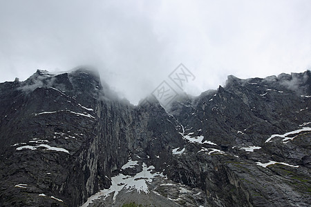 挪威的长城岩石巨魔山脉冰川悬崖天空蔬菜图片